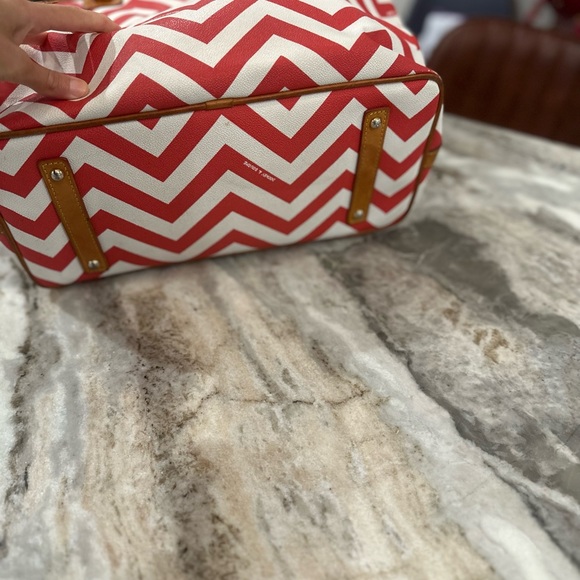 EUC Stunning RARE Chevron Dooney and Bourke large tote - Picture 7 of 12
